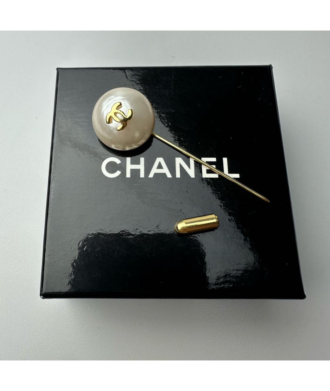 CHANEL Белая металлическая булавка / брошь, фото 4