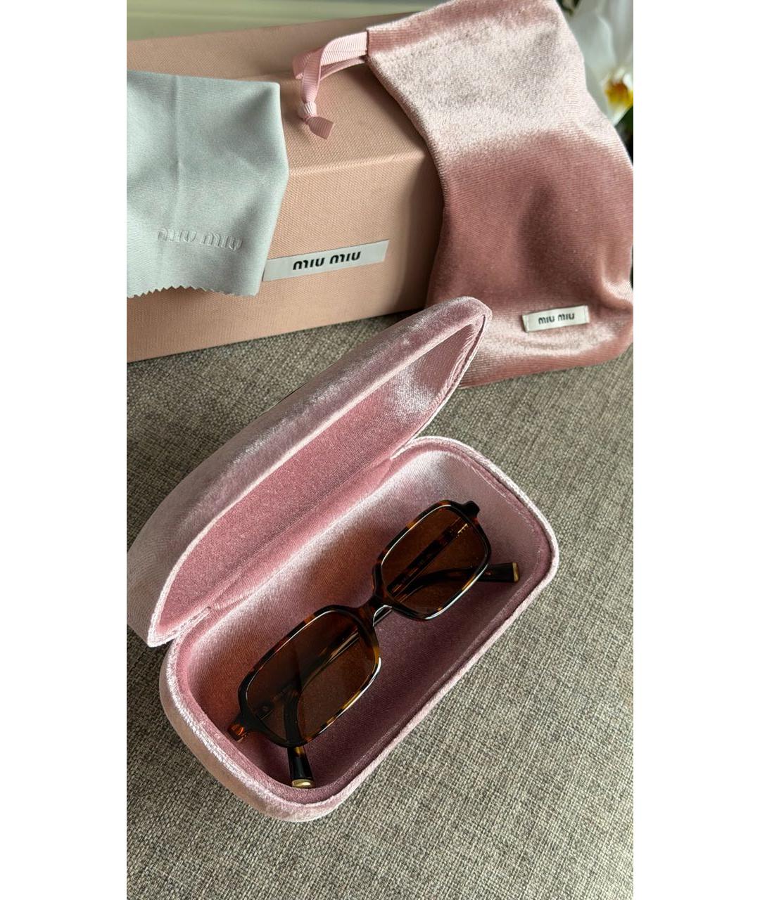 MIU MIU Коричневые пластиковые солнцезащитные очки, фото 2