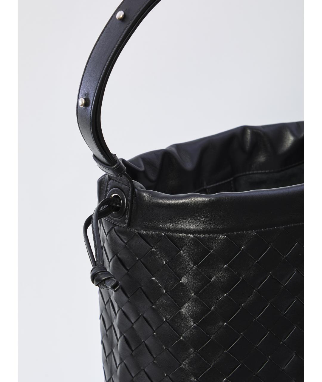BOTTEGA VENETA Черная кожаная сумка на плечо, фото 4