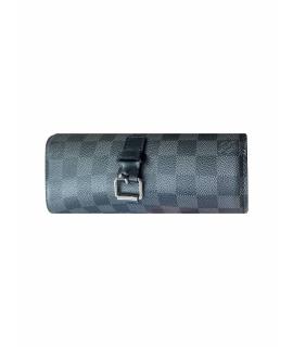 LOUIS VUITTON Обложка/футляр