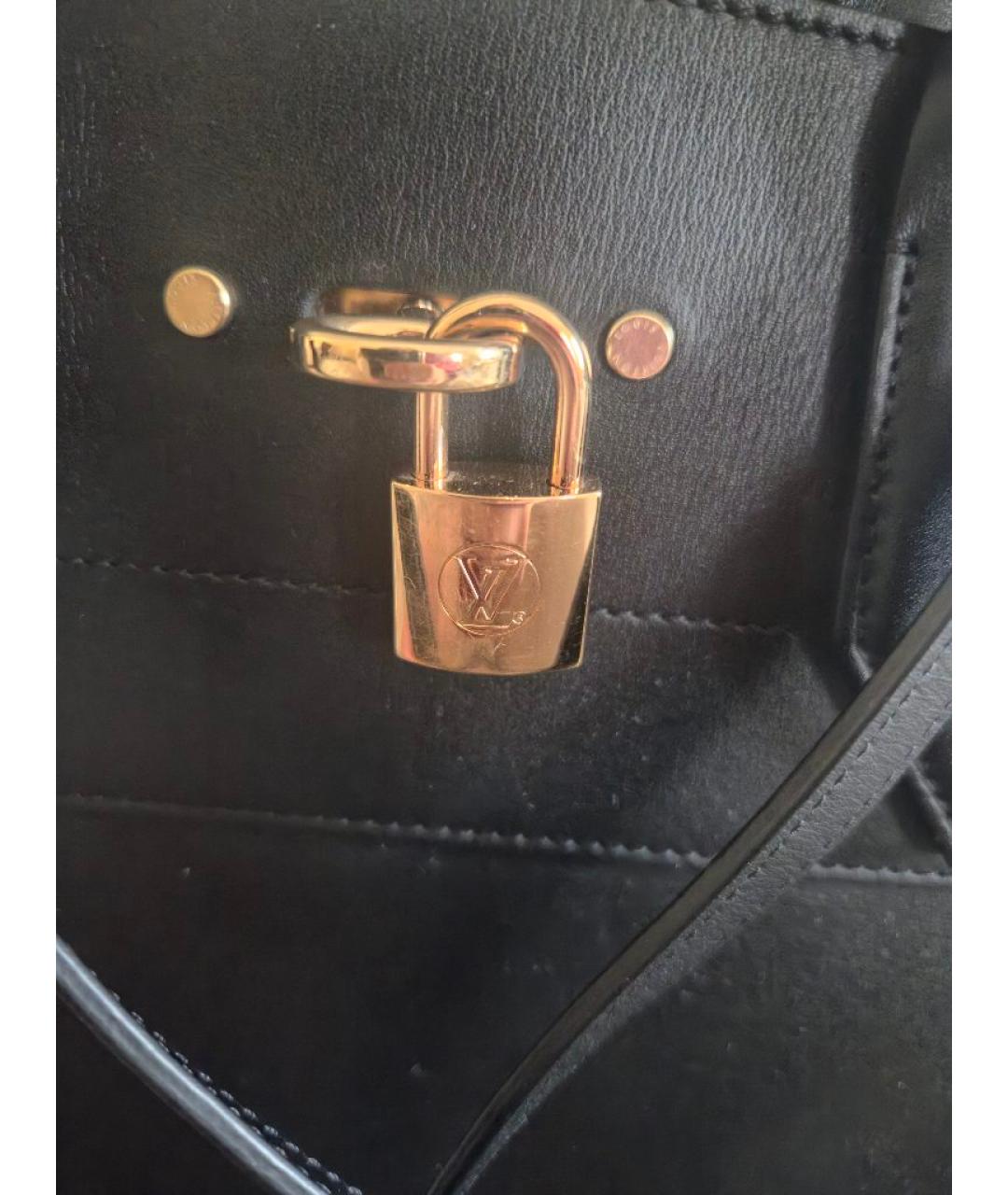 LOUIS VUITTON Черная кожаная сумка с короткими ручками, фото 7