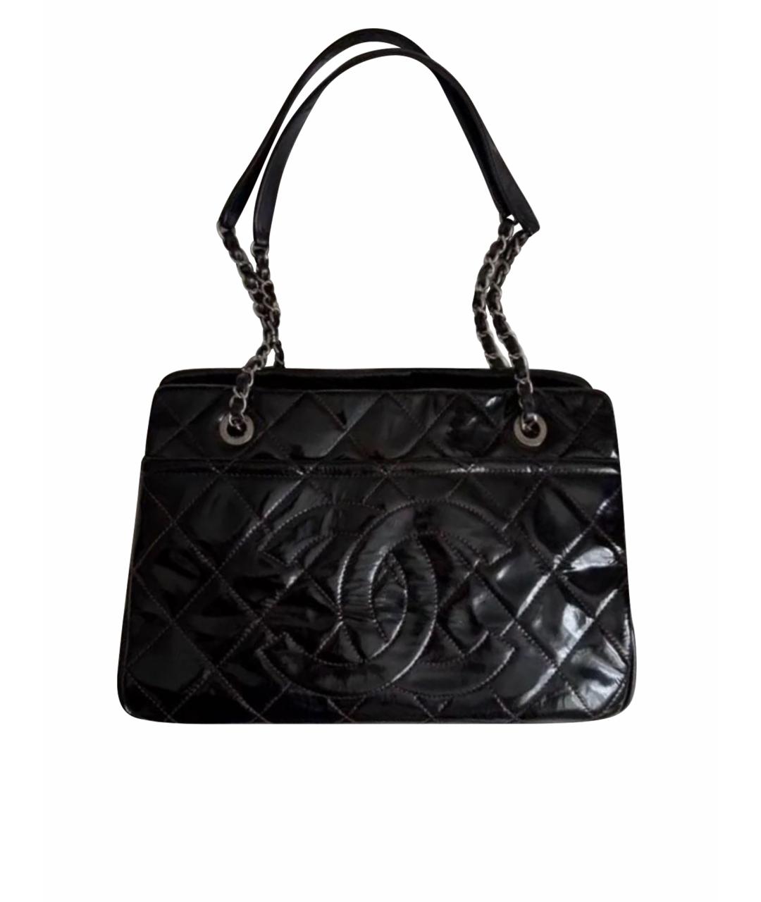 CHANEL Черная сумка с короткими ручками из лакированной кожи, фото 1