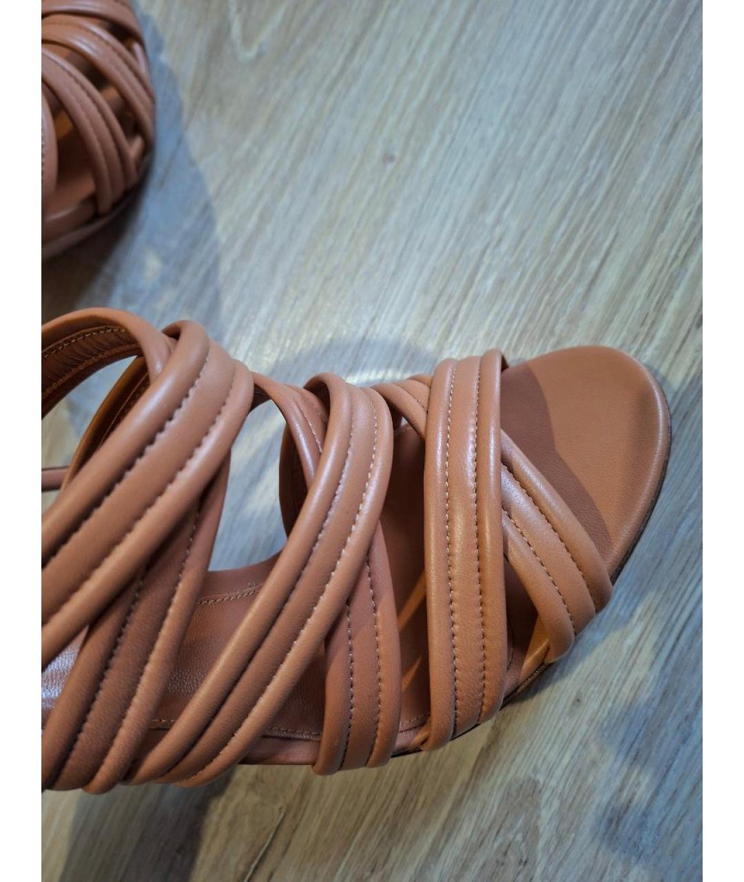 GIANVITO ROSSI Коралловые кожаные босоножки, фото 6
