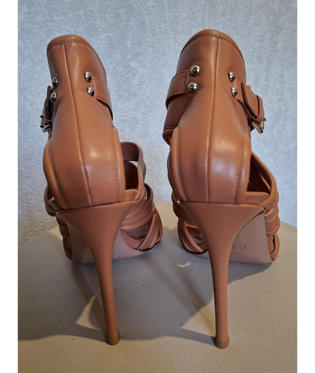 GIANVITO ROSSI Коралловые кожаные босоножки, фото 4