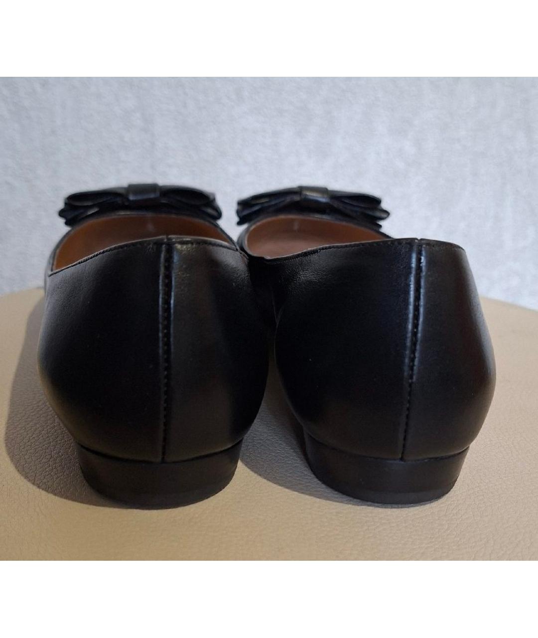 FERRAGAMO Черные кожаные балетки, фото 3