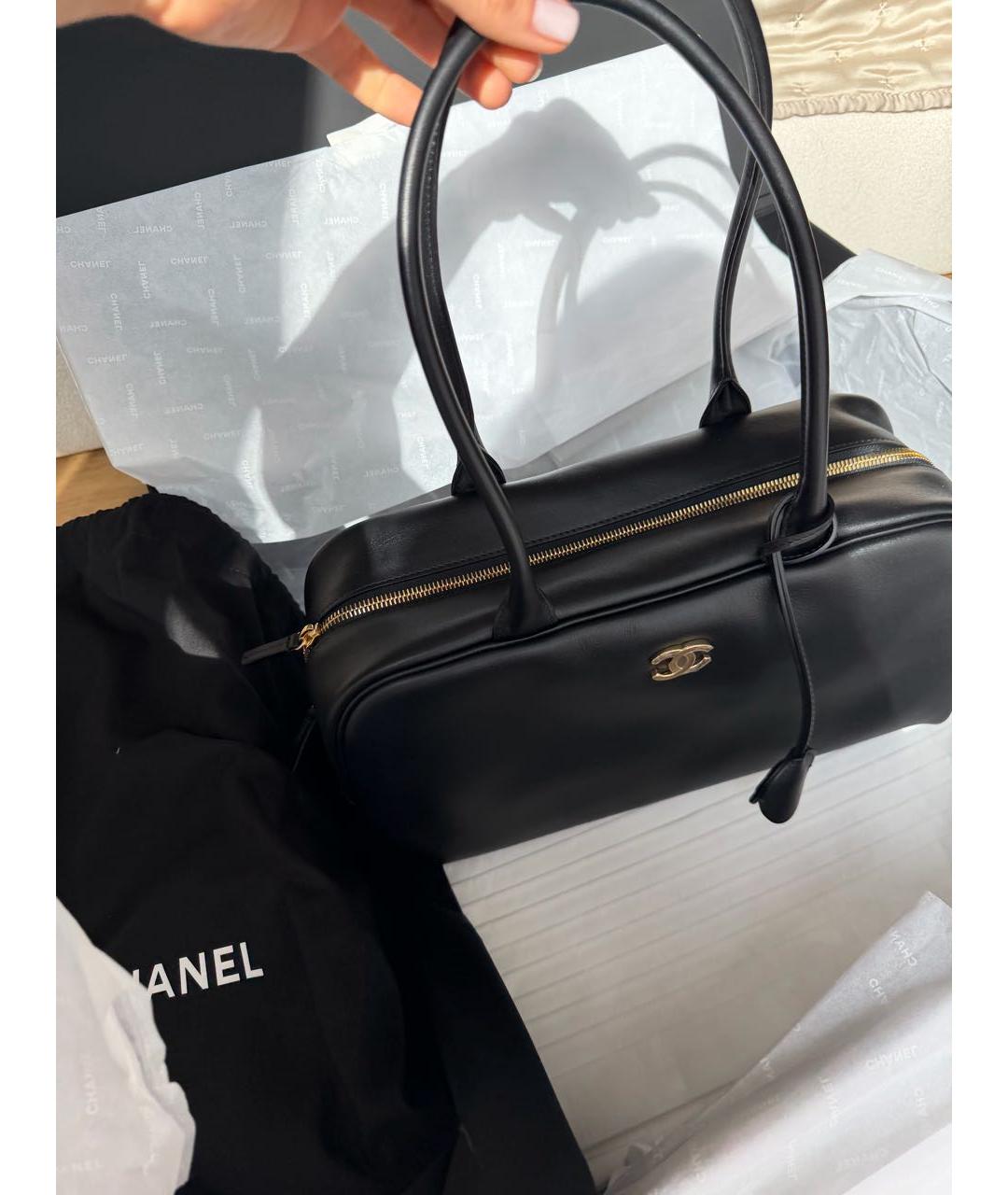 CHANEL Черная кожаная сумка с короткими ручками, фото 2