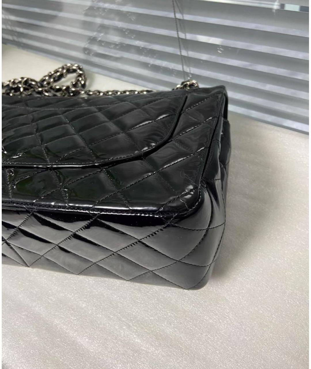 CHANEL Черная сумка через плечо из лакированной кожи, фото 6
