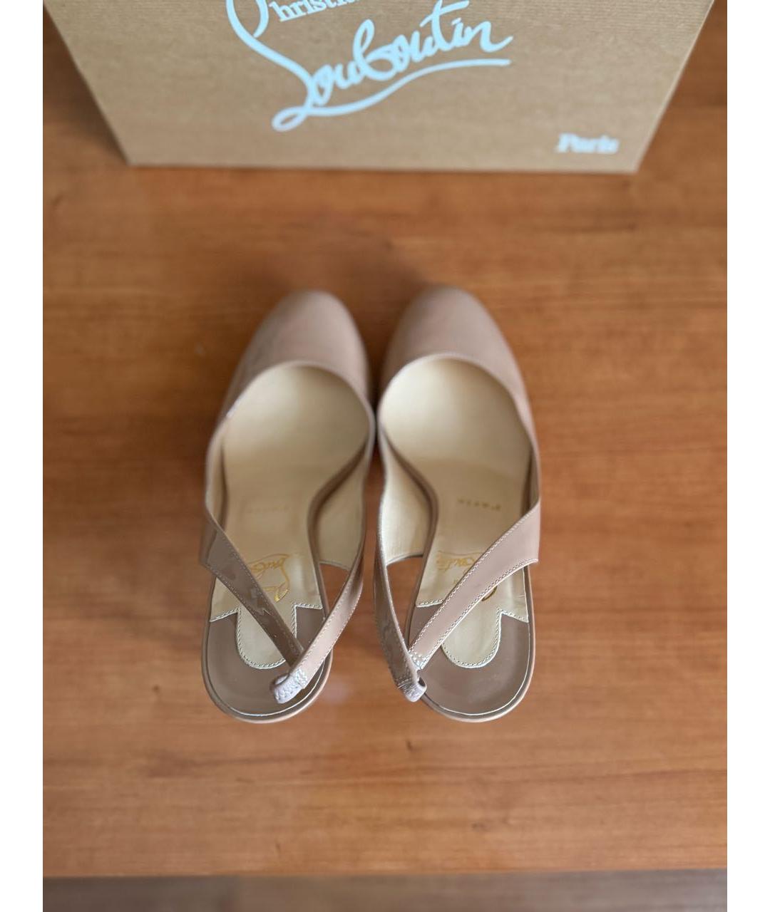 CHRISTIAN LOUBOUTIN Бежевые босоножки из лакированной кожи, фото 3