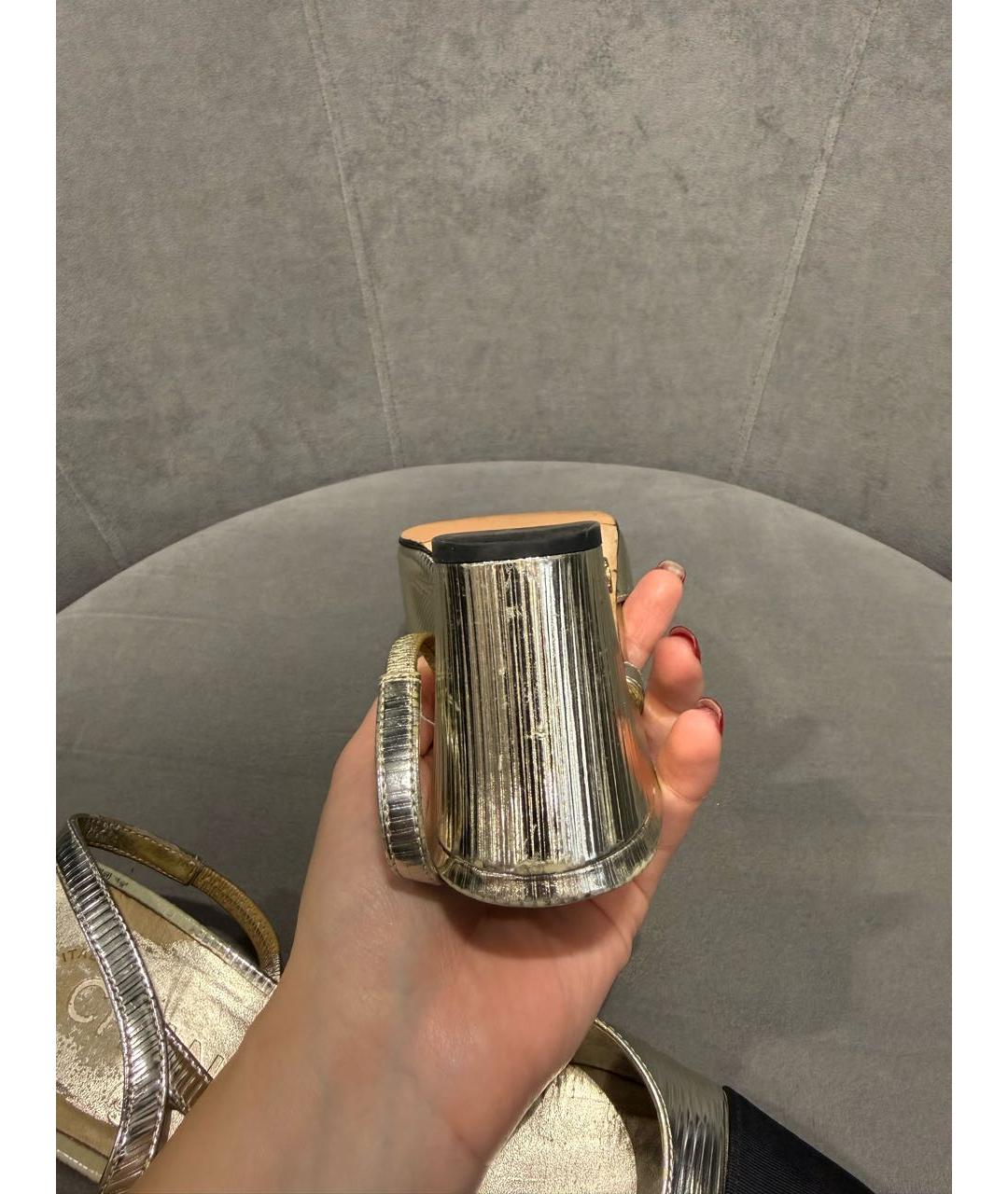 CHANEL Золотые кожаные туфли, фото 8