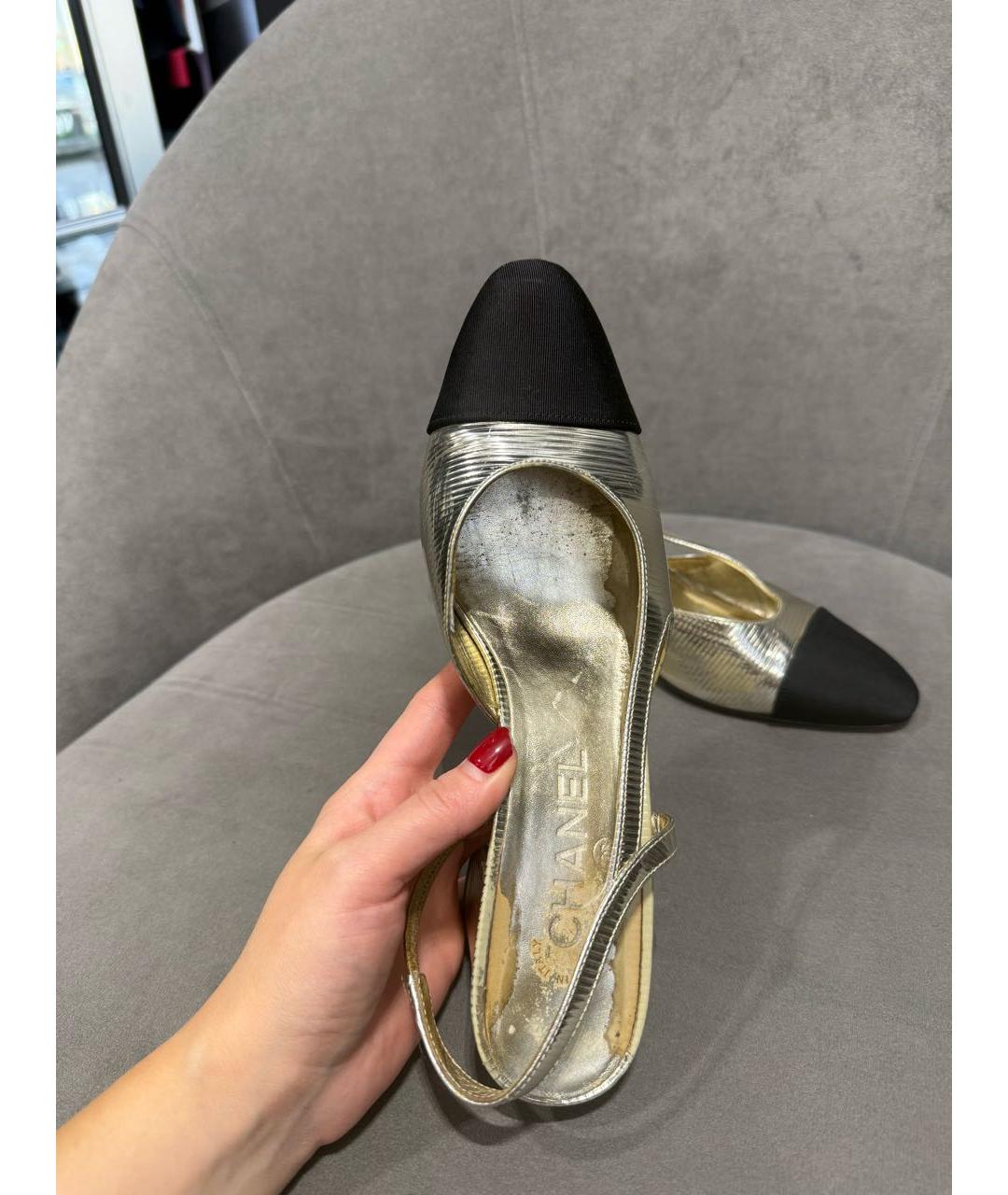 CHANEL Золотые кожаные туфли, фото 7