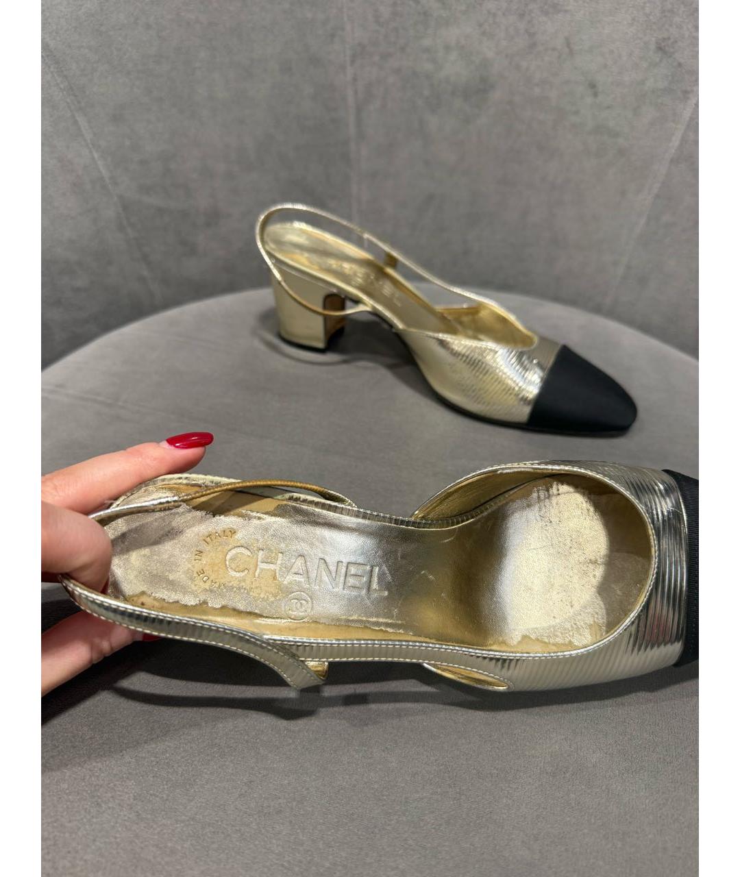 CHANEL Золотые кожаные туфли, фото 4