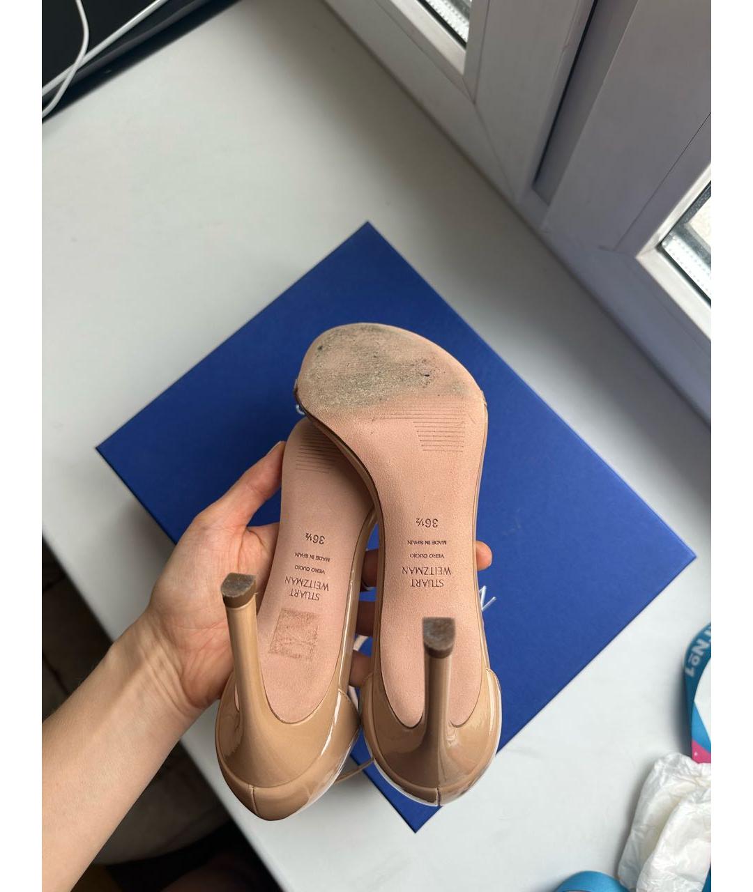 STUART WEITZMAN Бежевые босоножки из лакированной кожи, фото 7