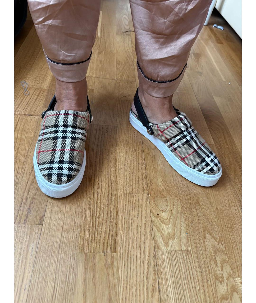 BURBERRY Бежевые текстильные мюли, фото 5