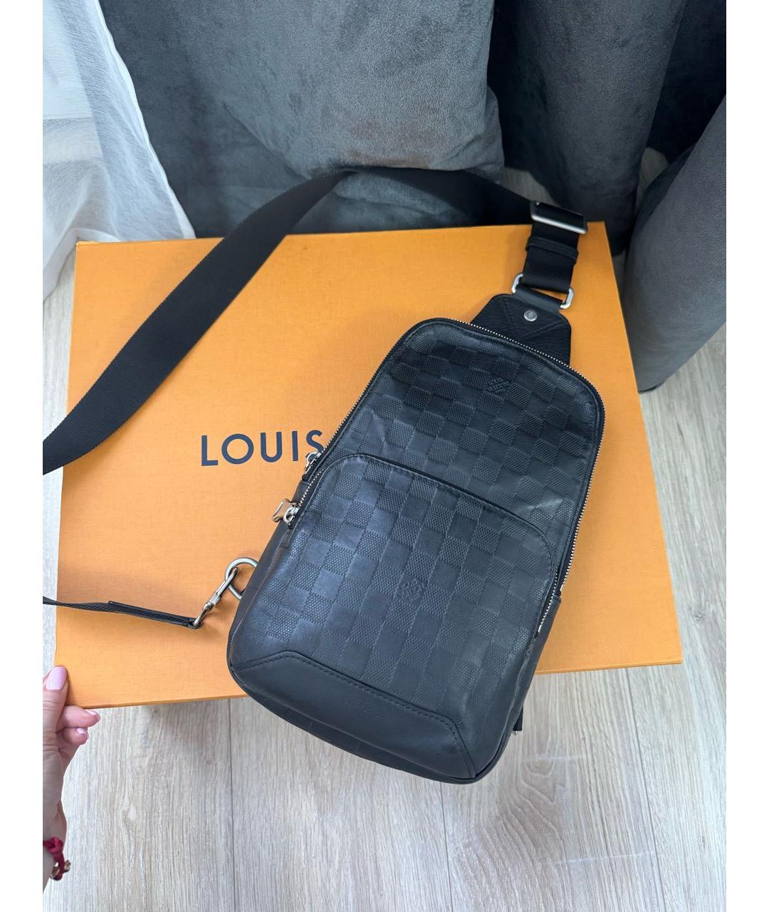 LOUIS VUITTON Черная кожаная сумка на плечо, фото 3