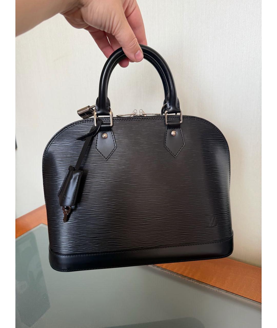 LOUIS VUITTON Черная кожаная сумка с короткими ручками, фото 3