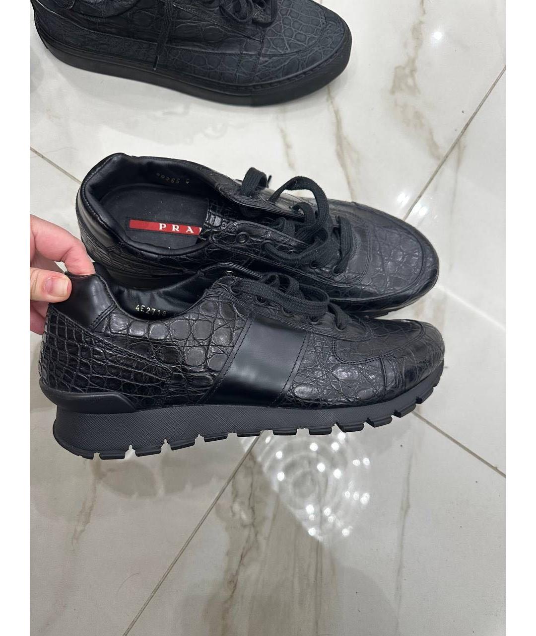 PRADA Черные низкие кроссовки / кеды из экзотической кожи, фото 5
