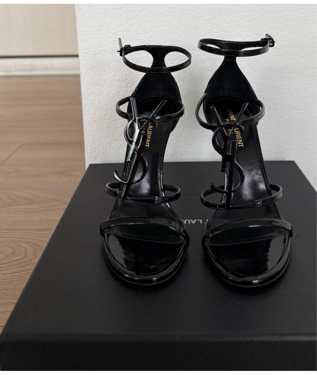 SAINT LAURENT Черные босоножки из лакированной кожи, фото 2