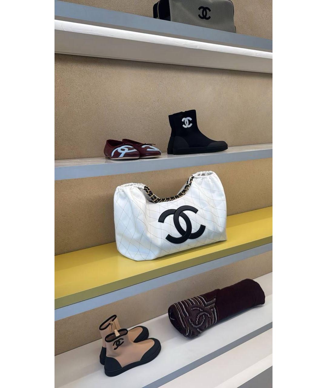 CHANEL Белая деним сумка тоут, фото 2