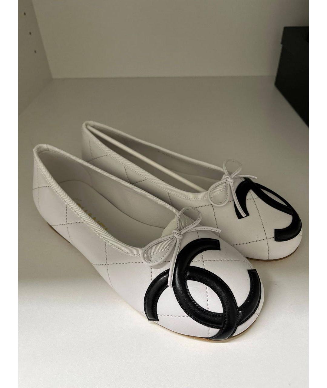 CHANEL Белые кожаные балетки, фото 5