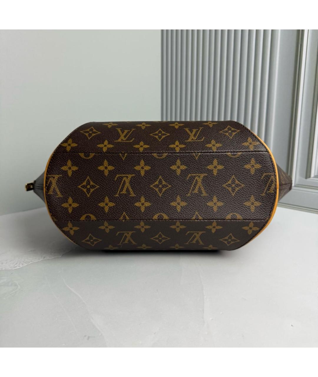 LOUIS VUITTON Коричневая сумка с короткими ручками из искусственной кожи, фото 2
