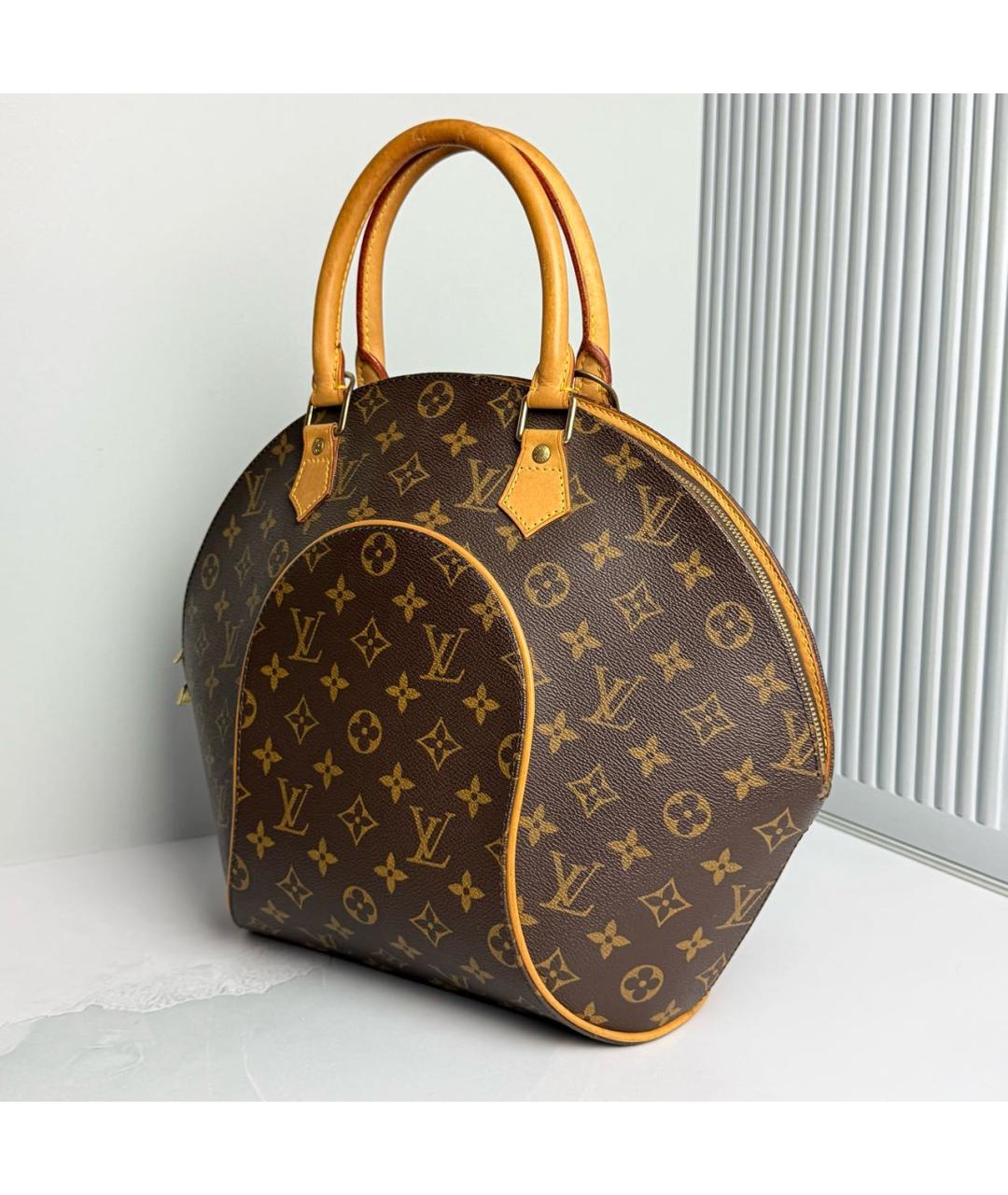 LOUIS VUITTON Коричневая сумка с короткими ручками из искусственной кожи, фото 4