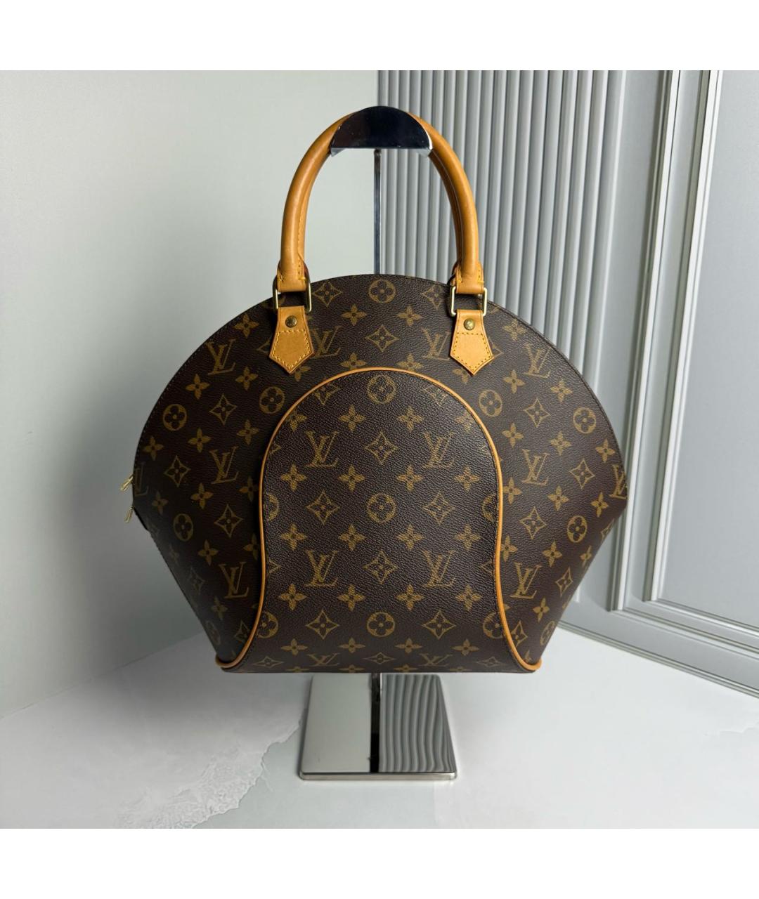LOUIS VUITTON Коричневая сумка с короткими ручками из искусственной кожи, фото 9