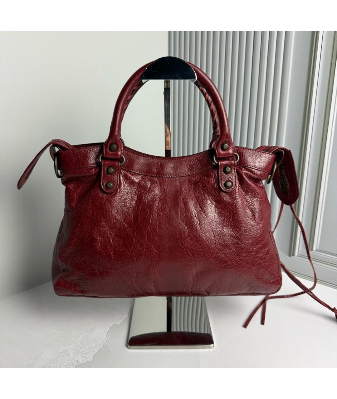 BALENCIAGA Бордовая кожаная сумка с короткими ручками, фото 2