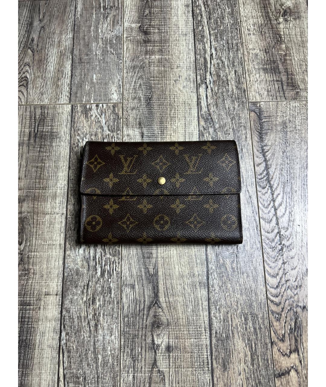 LOUIS VUITTON Коричневый кошелек, фото 9