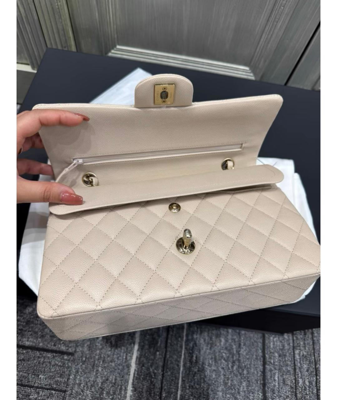 CHANEL Бежевая кожаная сумка через плечо, фото 5