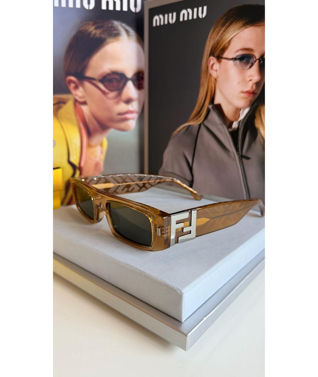 FENDI Коричневые пластиковые солнцезащитные очки, фото 4