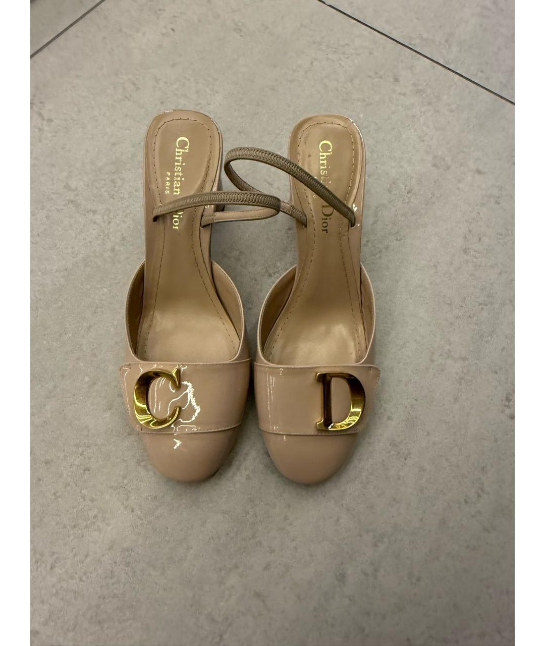CHRISTIAN DIOR Бежевые туфли из лакированной кожи, фото 2