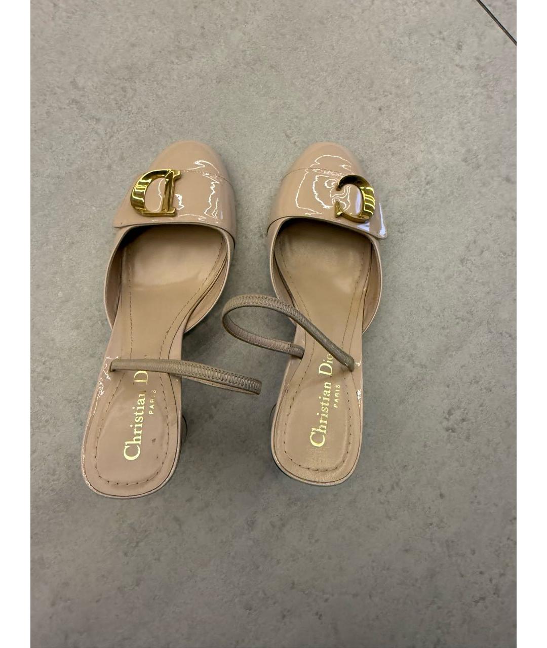 CHRISTIAN DIOR Бежевые туфли из лакированной кожи, фото 3