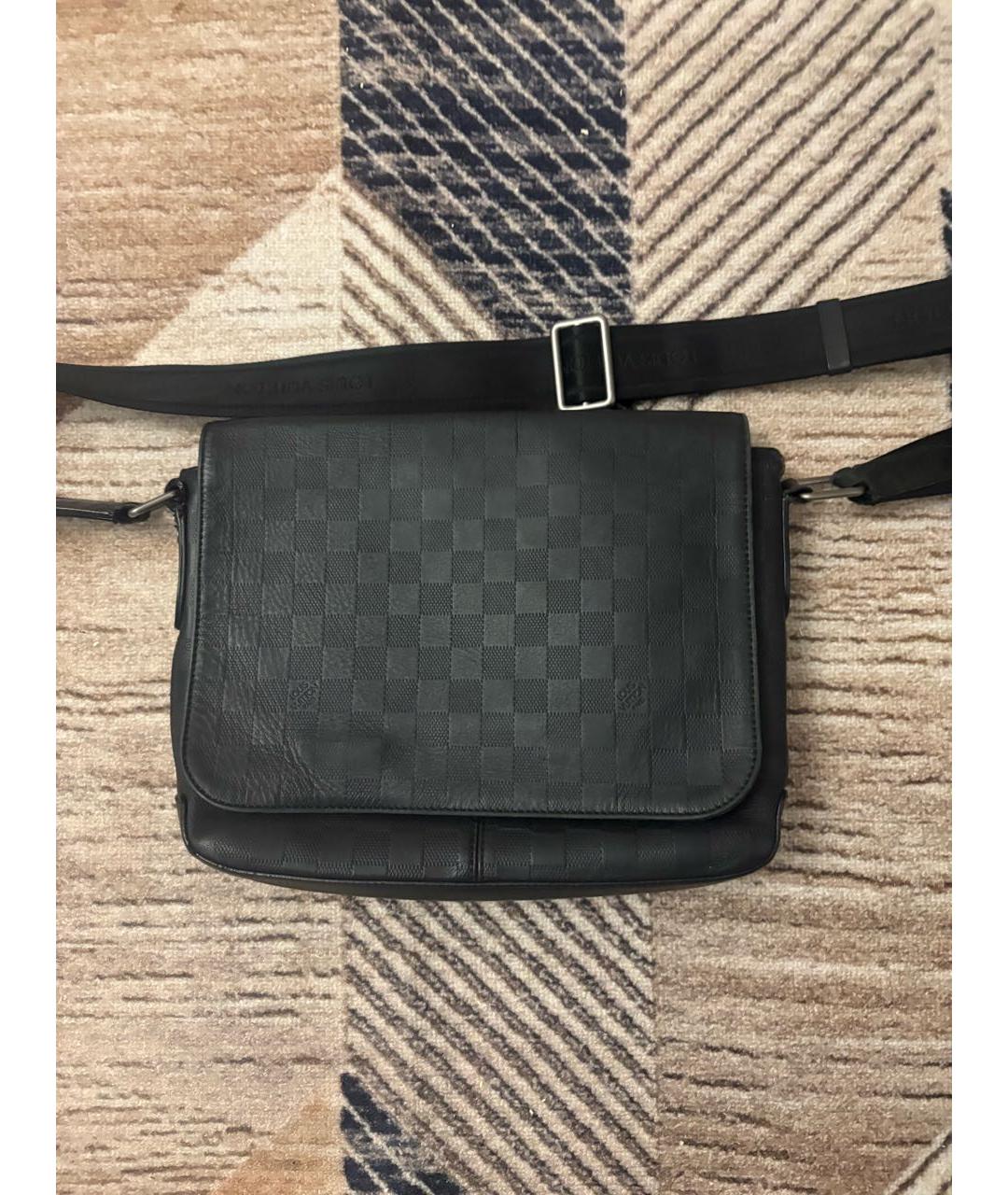 LOUIS VUITTON Черная кожаная барсетка, фото 5