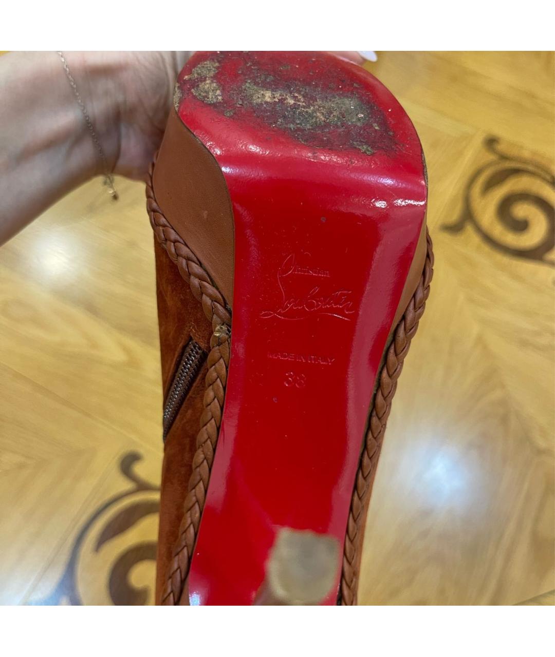 CHRISTIAN LOUBOUTIN Коричневые замшевые ботильоны, фото 5