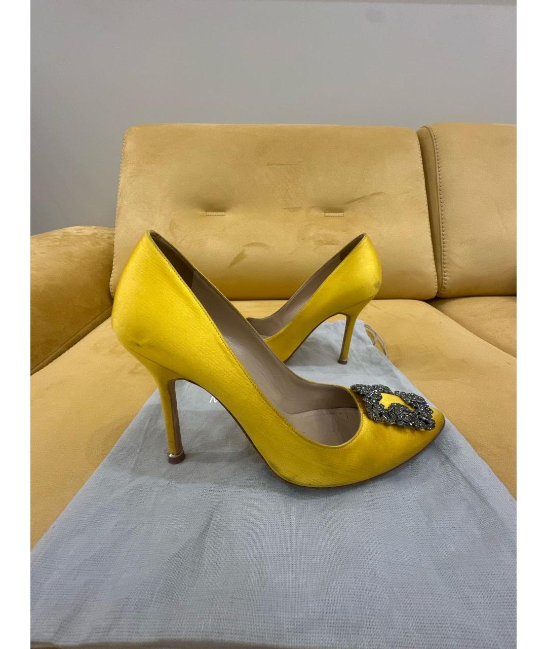MANOLO BLAHNIK Желтые текстильные туфли, фото 9