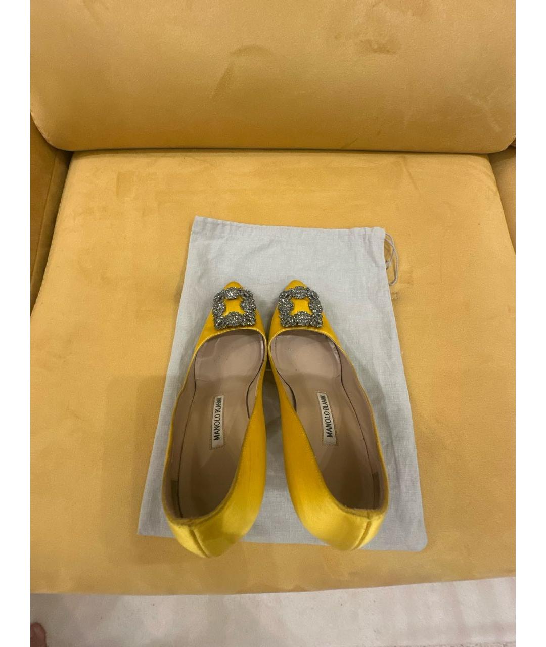 MANOLO BLAHNIK Желтые текстильные туфли, фото 3