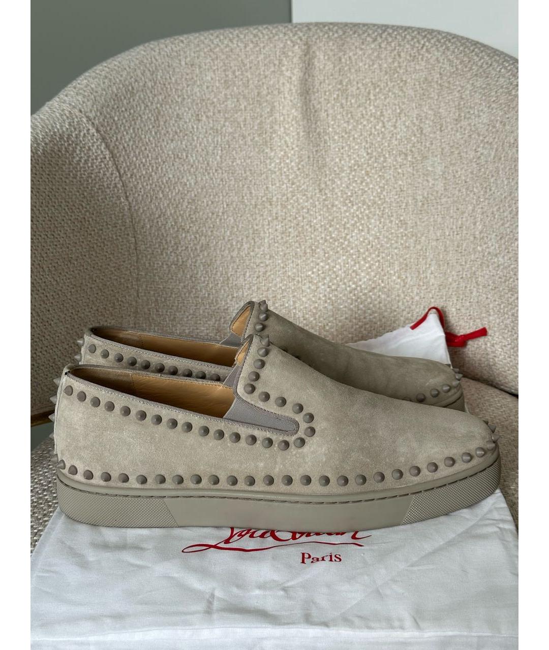 CHRISTIAN LOUBOUTIN Серые замшевые слипоны, фото 6