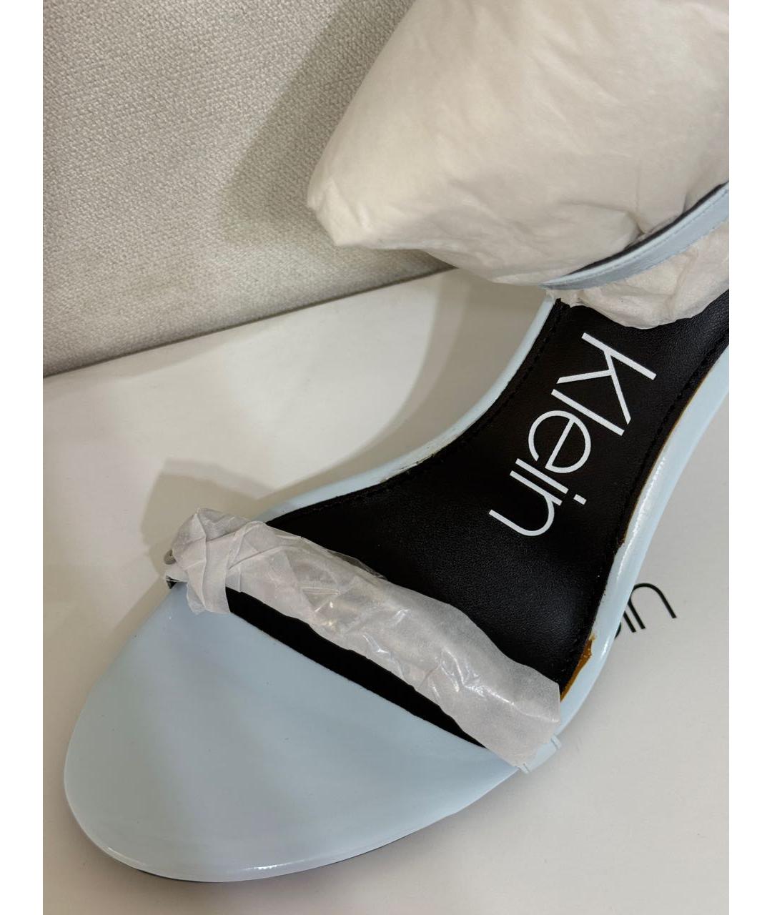 CALVIN KLEIN Голубые босоножки из лакированной кожи, фото 8