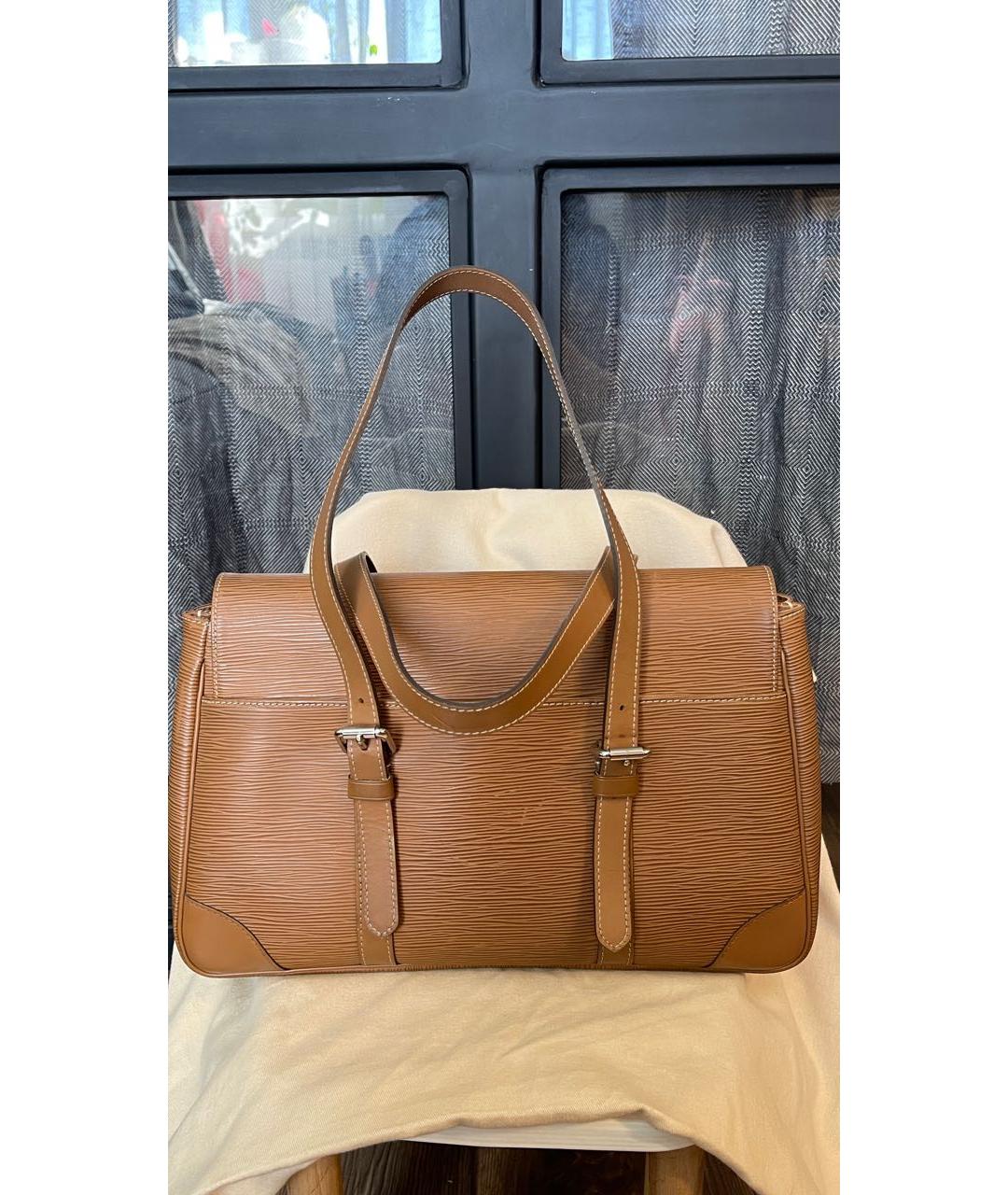 LOUIS VUITTON Бежевая кожаная сумка с короткими ручками, фото 3