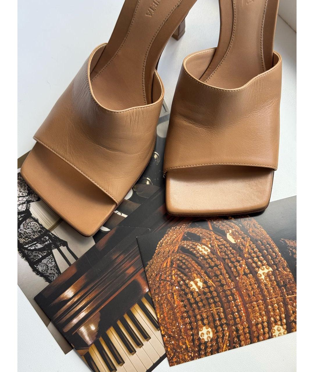 BOTTEGA VENETA Коричневые кожаные босоножки, фото 4