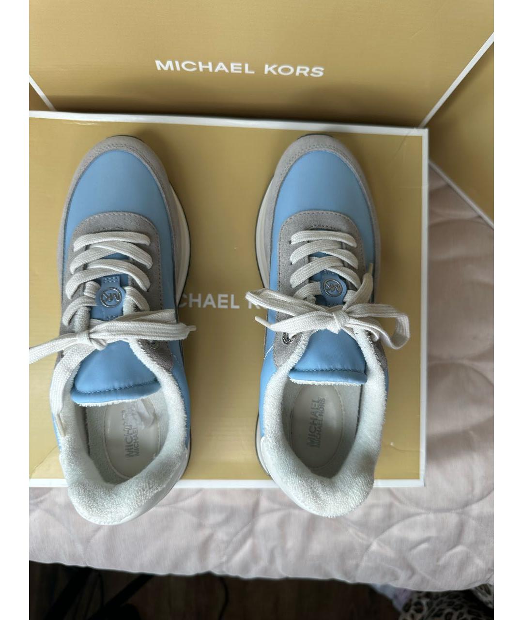 MICHAEL MICHAEL KORS Голубые замшевые кроссовки, фото 3