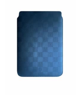 LOUIS VUITTON Техника