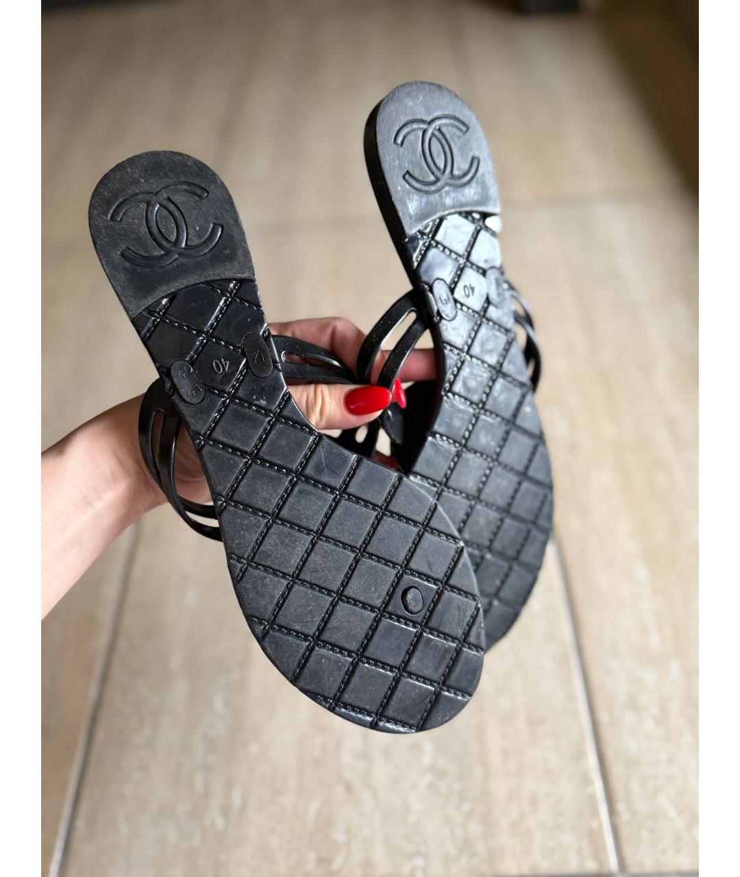 CHANEL Черные резиновые сандалии, фото 6