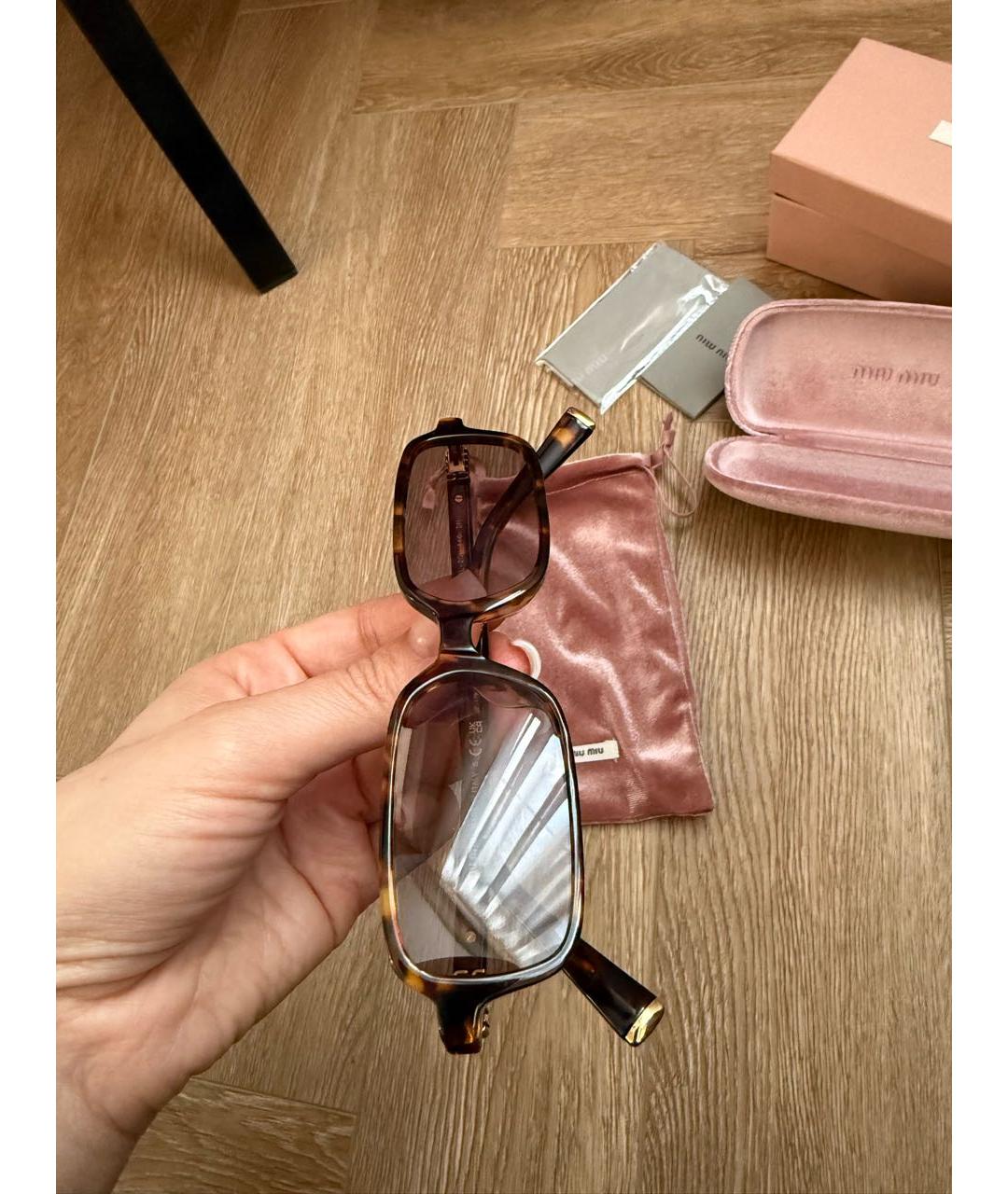MIU MIU Коричневые пластиковые солнцезащитные очки, фото 2