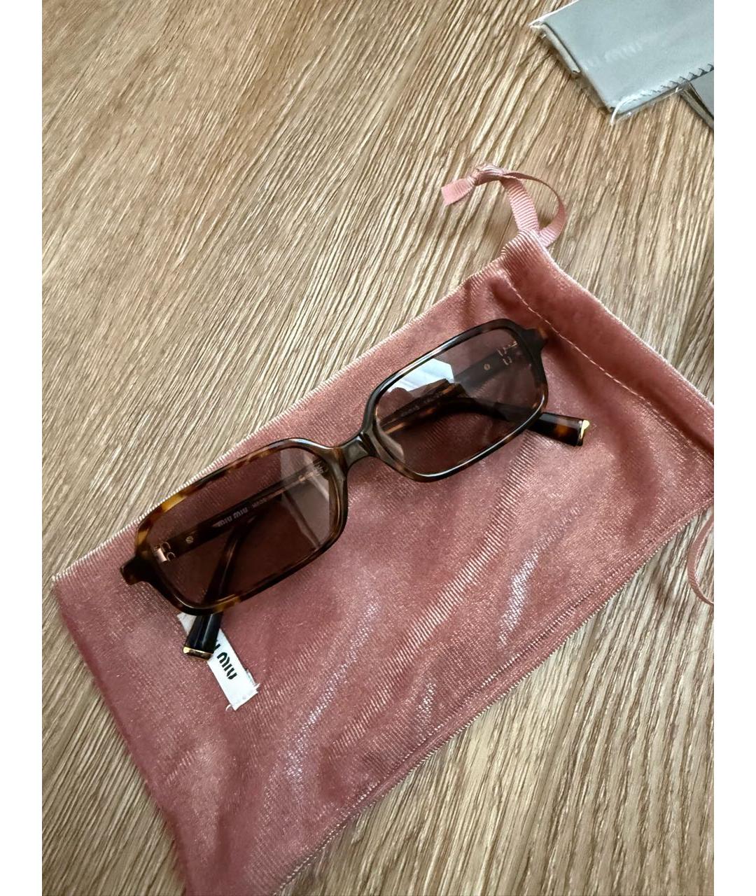 MIU MIU Коричневые пластиковые солнцезащитные очки, фото 1
