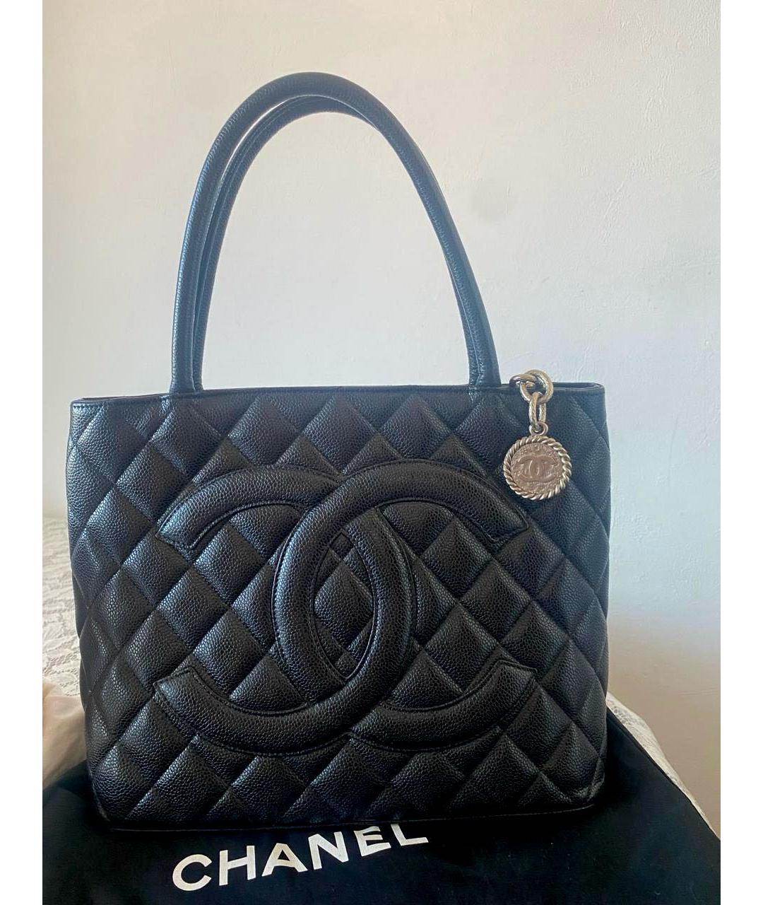 CHANEL Черная кожаная сумка тоут, фото 3