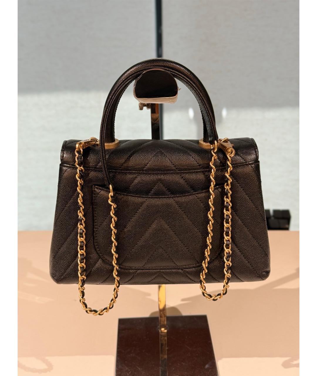 CHANEL Черная кожаная сумка с короткими ручками, фото 5