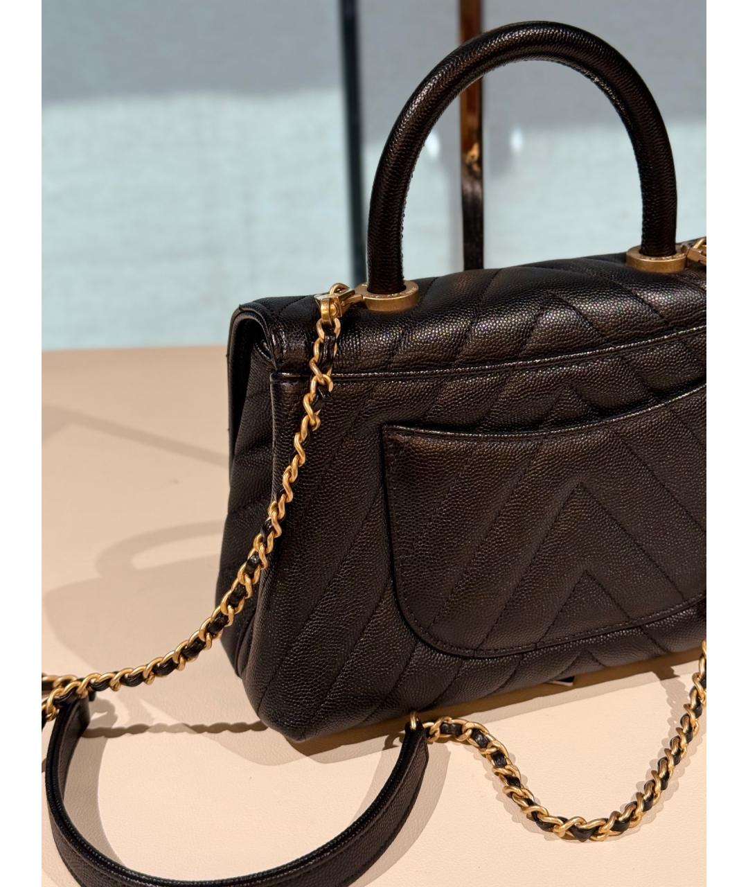CHANEL Черная кожаная сумка с короткими ручками, фото 7