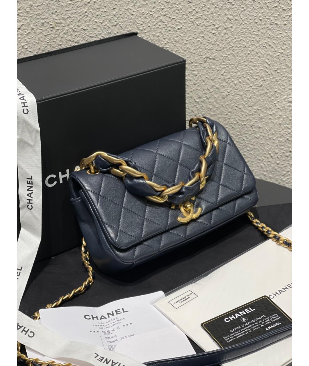 CHANEL Темно-синяя кожаная сумка через плечо, фото 3