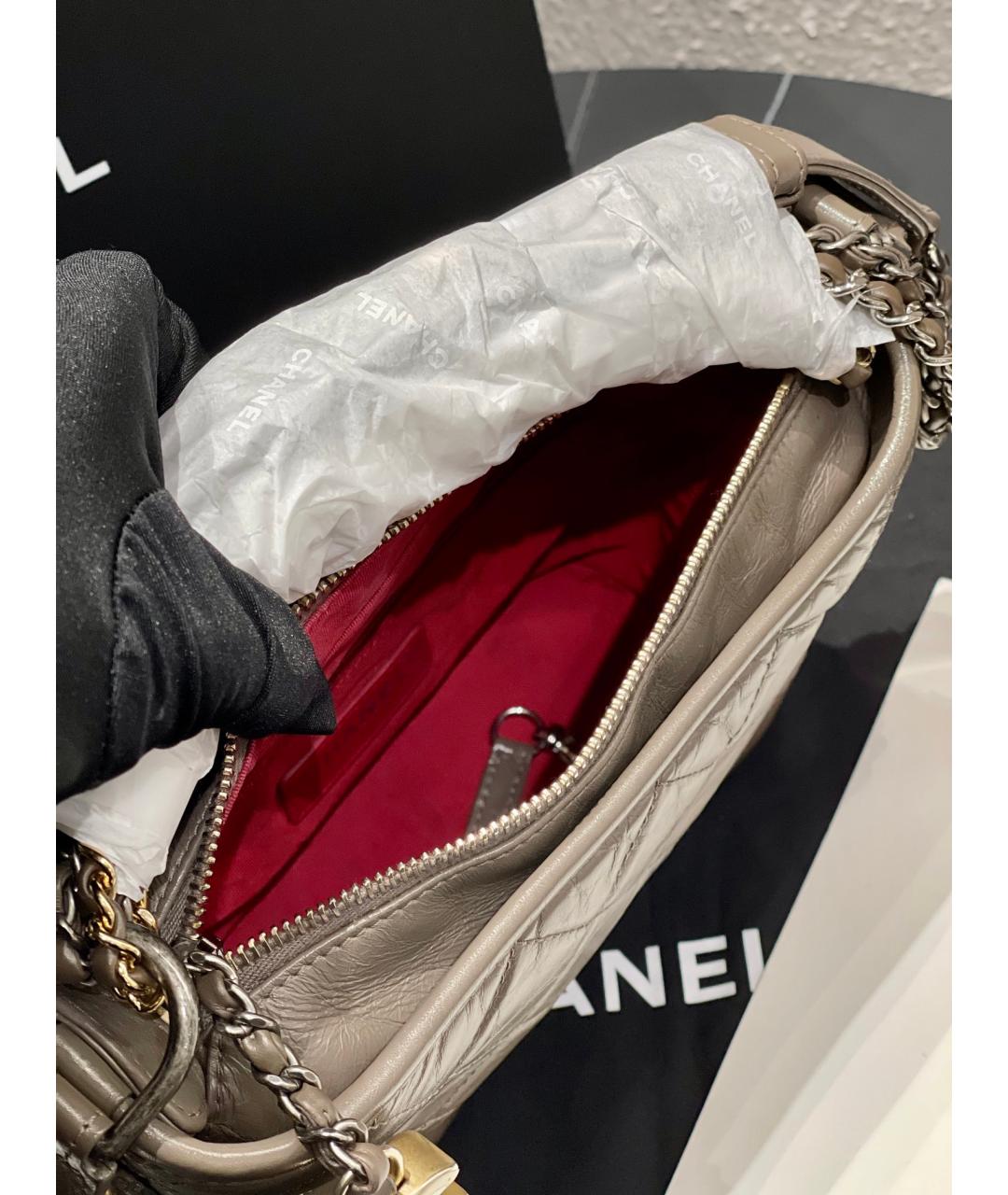 CHANEL Бежевая кожаная сумка через плечо, фото 9